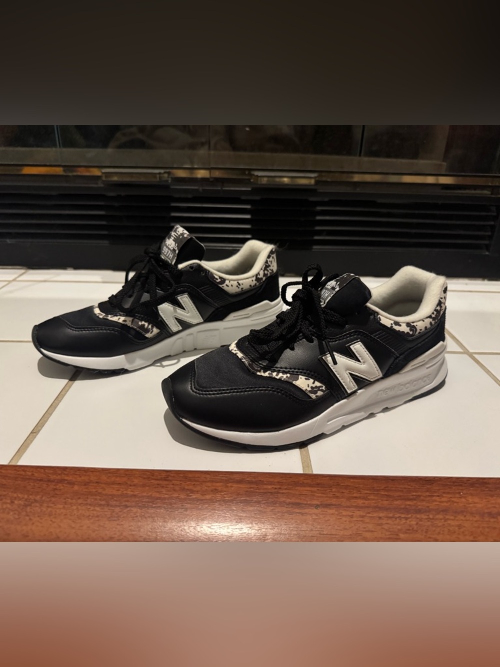 New Balance 997H Women’s Sneakers with Cow Print Black/White Trim size 7.5 - Picture 3 of 7